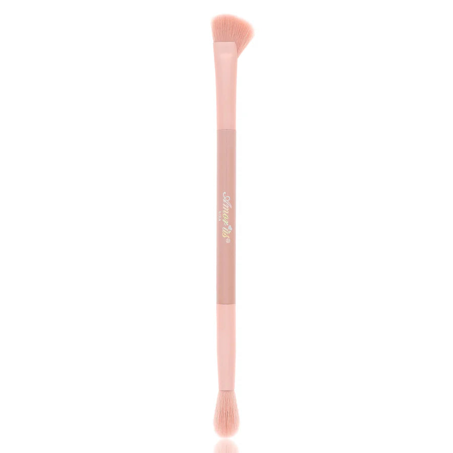 Amor Us Cloud Blur Balm Concealer brush