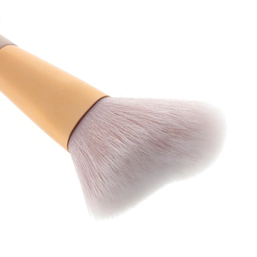 Amor Us Gold Crush Cheek Brush 304