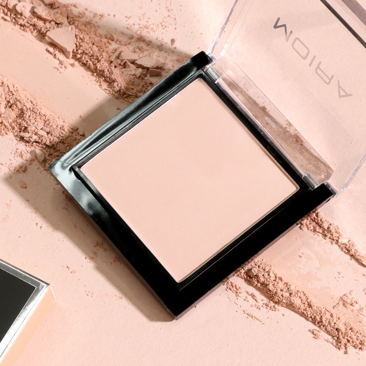 Moira Lavish Pressed Finishing Powder