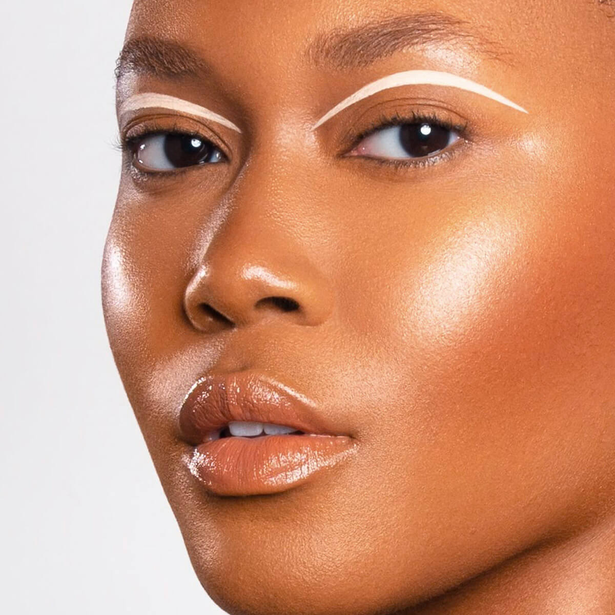 Danessa Myricks Colorfix 24-Hour Cream Color • Mattes