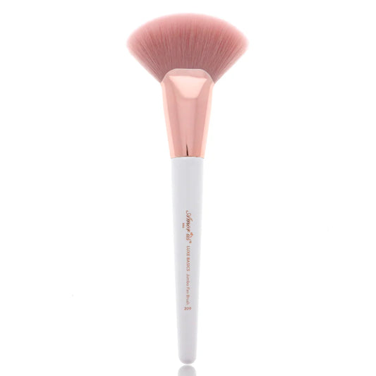 Amor Us Luxe Basics #2099 Jumbo Fan Brush