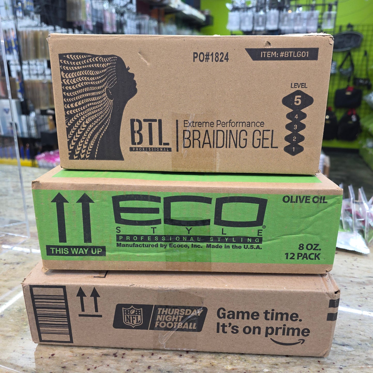 MYSTERY MAKEUP BOX (with 20 or more items)