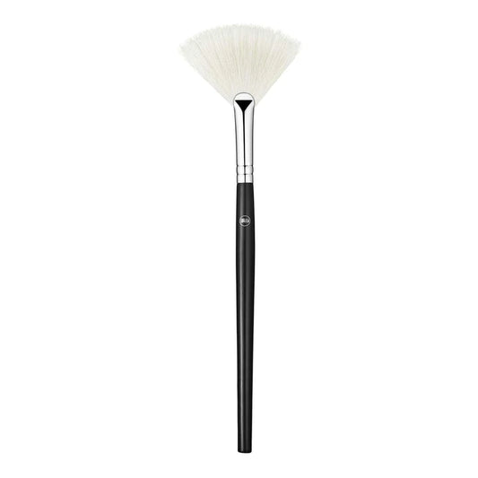 Lurella Highlight Fan Brush LIG01