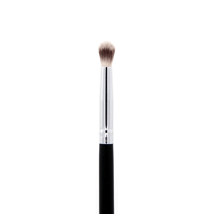 Crown Pro Oval Shadow Brush SS011