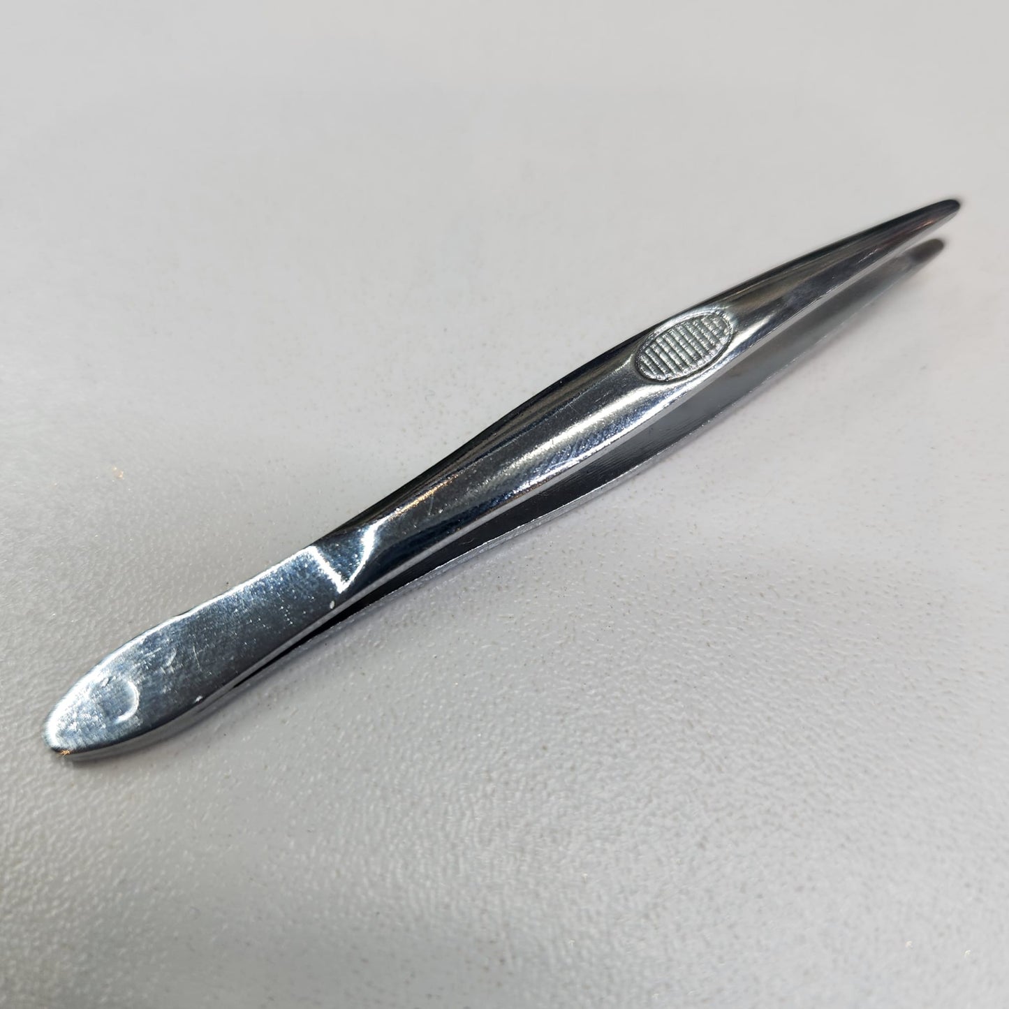 theMUAproject Safety Tweezers